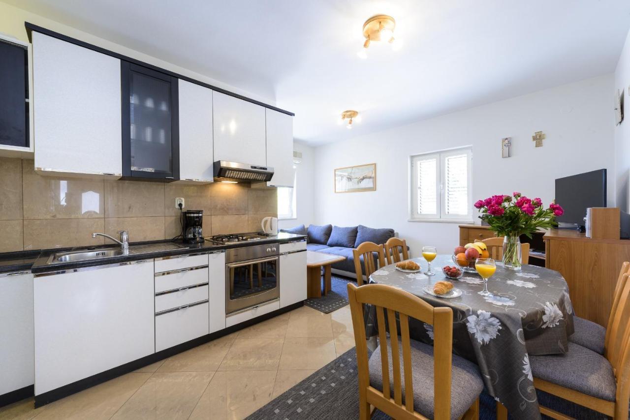 Tija Two Bedroom With Balcony And Partial Sea View